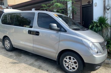 White Hyundai Starex 2014 for sale in Manual