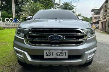 White Ford Everest 2016 for sale in Las Piñas