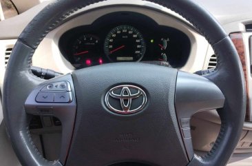 Green Toyota Innova 2014 for sale in Automatic