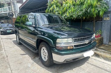 Selling White Chevrolet Suburban 2004 in Bacoor