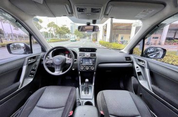 Selling White Subaru Forester 2013 in Makati