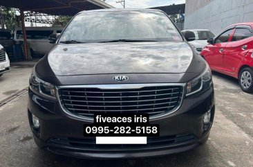 Sell White 2015 Kia Grand carnival in Mandaue