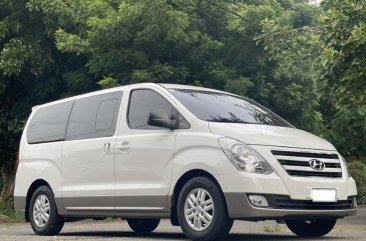 White Hyundai Grand starex 2018 for sale in Automatic