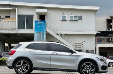 Selling White Mercedes-Benz GLA 2015 in Makati