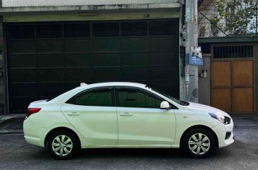 Selling White Hyundai Reina 2020 in Quezon City