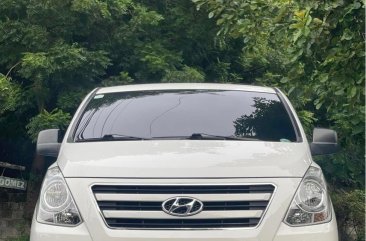 White Hyundai Grand starex 2018 for sale in Automatic