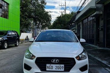 Selling White Hyundai Reina 2020 in Quezon City