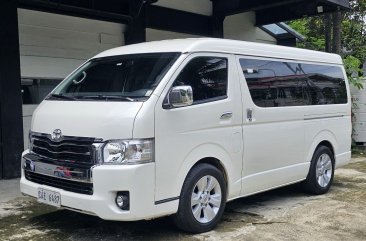 Sell White 2017 Toyota Hiace Super Grandia in Quezon City