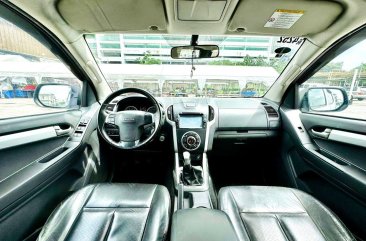 White Isuzu D-Max 2017 for sale in Manual