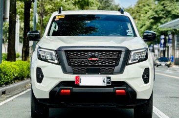 Selling White Nissan Navara 2023 in Makati