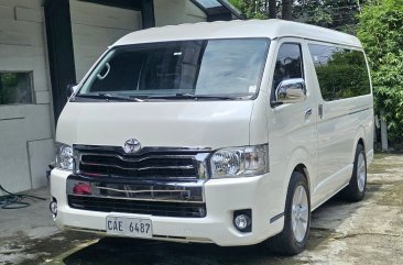 Sell White 2017 Toyota Hiace Super Grandia in Quezon City