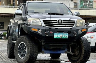 White Toyota Hilux 2012 for sale in Automatic