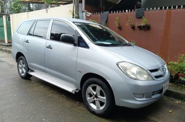 White Toyota Innova 2008 for sale in Quezon City