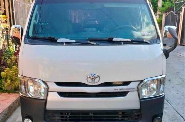 White Toyota Hiace 2014 for sale in Las Piñas