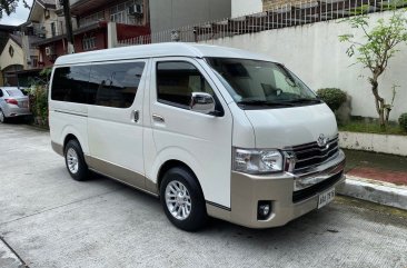 Selling White Toyota Hiace Super Grandia 2015 in Quezon City