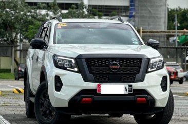 Selling White Nissan Navara 2023 in Makati