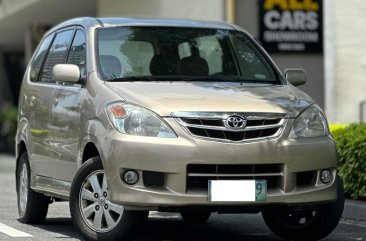 Sell White 2011 Toyota Avanza in Makati