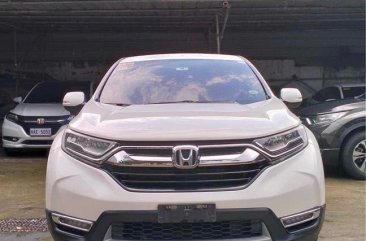 Selling White Honda Cr-V 2018 in Quezon City