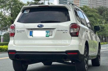 Selling White Subaru Forester 2013 in Makati