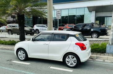 Sell White 2019 Suzuki Swift in Muntinlupa