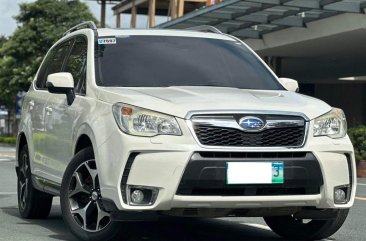 Selling White Subaru Forester 2013 in Makati