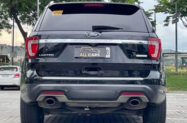Selling White Ford Explorer 2018 in Makati