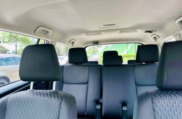 Selling White Toyota Innova 2020 in Makati