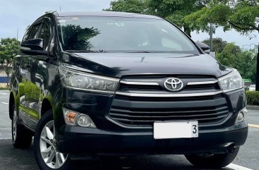 Selling White Toyota Innova 2017 in Makati