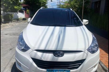 Selling White Hyundai Tucson 2010 in Pateros