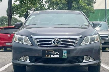 Sell White 2013 Toyota Camry in Makati