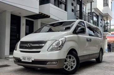 White Hyundai Starex 2012 for sale in Automatic