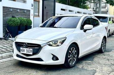 Selling White Mazda 2 2016 in Pasig