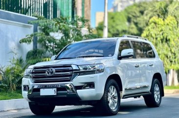 2016 Toyota Land Cruiser Premium 4.5 4x4 White Pearl AT in Manila, Metro Manila