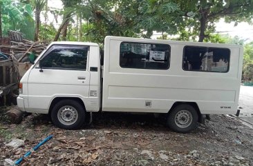 White Mitsubishi L300 2012 for sale in Parañaque