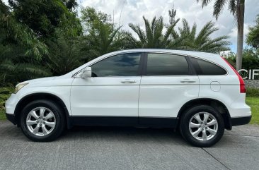 Selling White Honda Cr-V 2010 in Las Piñas