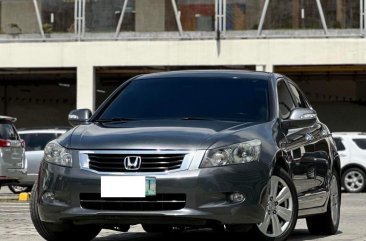 Selling White Honda Accord 2009 in Makati