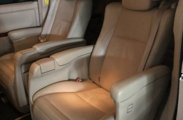 White Toyota Alphard 2011 for sale in Quezon City