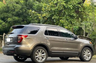 White Ford Explorer 2013 for sale in Parañaque