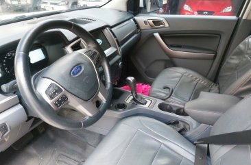 White Ford Everest 2018 for sale in Automatic