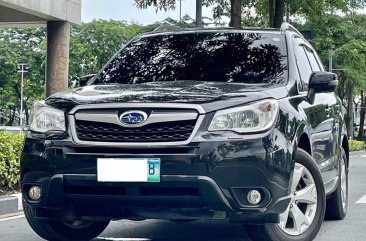 Selling White Subaru Forester 2013 in Makati