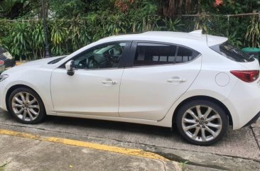 Sell White 2016 Mazda 3 in Biñan