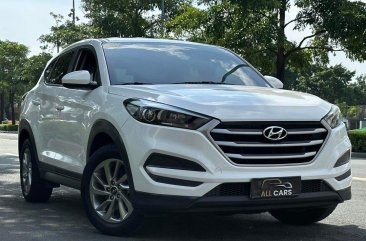 Selling White Hyundai Tucson 2017 in Makati