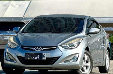 White Hyundai Elantra 2014 for sale in Automatic