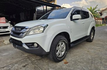 Selling White Isuzu Mu-X 2015 in Bacoor