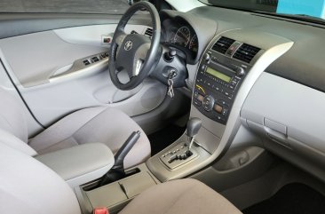 Silver Toyota Corolla altis 2009 for sale in Automatic