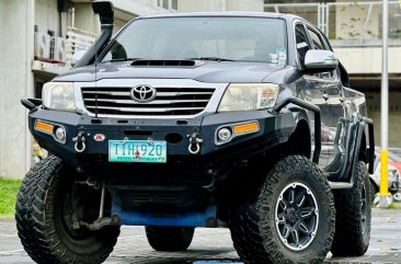 White Toyota Hilux 2012 for sale in Automatic