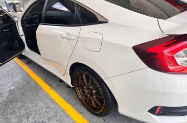 White Honda Civic 2017 for sale in Makati