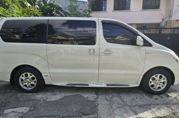 Sell White 2011 Hyundai Starex in Caloocan