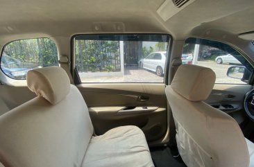 White Toyota Avanza 2015 for sale in Quezon City