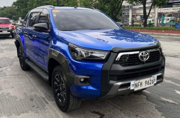 Selling White Toyota Hilux 2022 in Caloocan